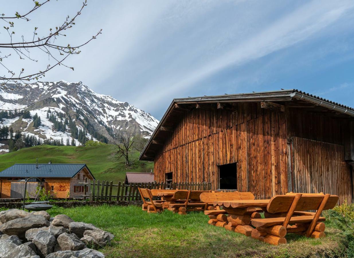 Bergwelt-M - Scheunencamping Schröcken エクステリア 写真