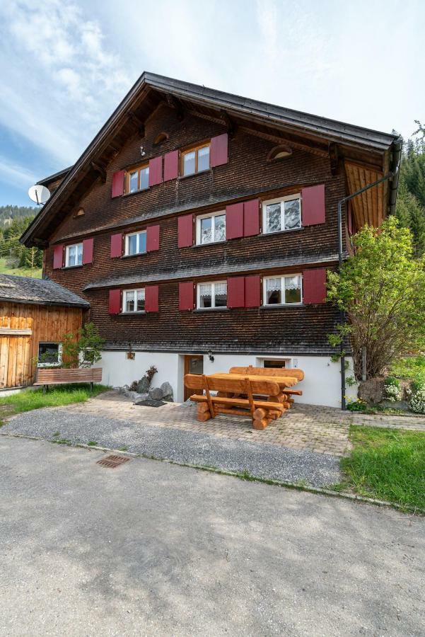 Bergwelt-M - Scheunencamping Schröcken エクステリア 写真